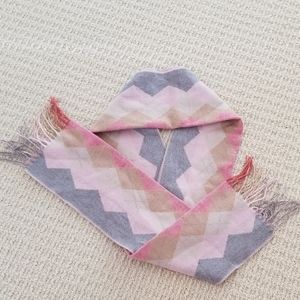 NWOT V. Fraas Cashmink chevron fringed scarf